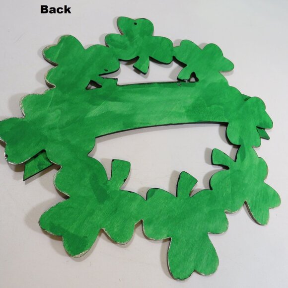 St Patrick's Day party items (suspenders, tie, wall décor & invitations) - Picture 13 of 14